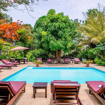 Hibiscus House Gambia Hotel Brufut Екстериор снимка