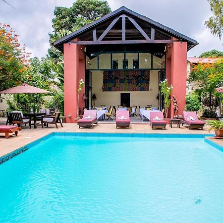 Hibiscus House Gambia Hotel Brufut Екстериор снимка