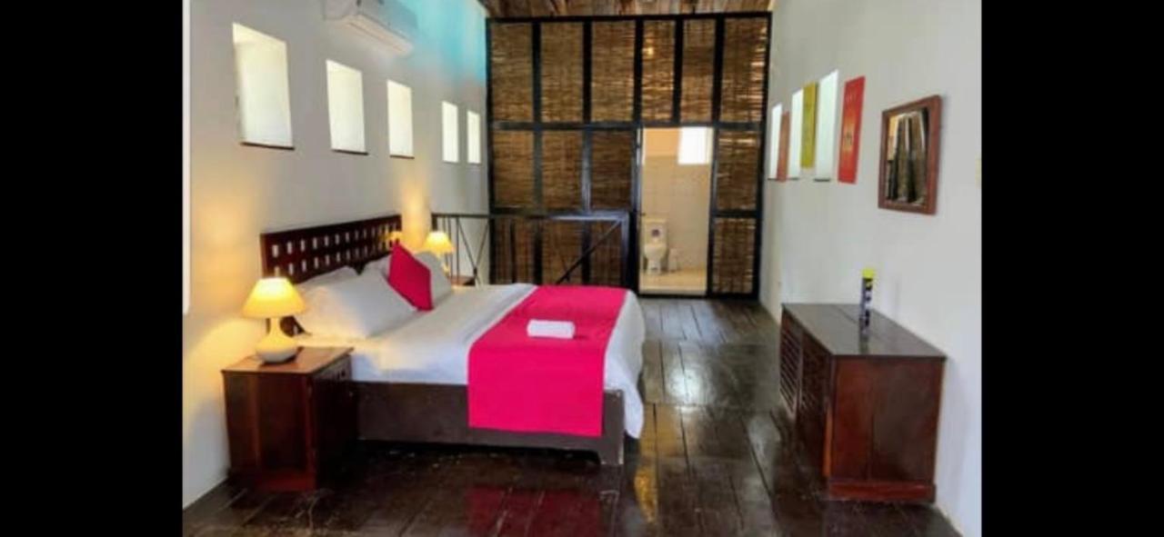 Hibiscus House Gambia Hotel Brufut Екстериор снимка