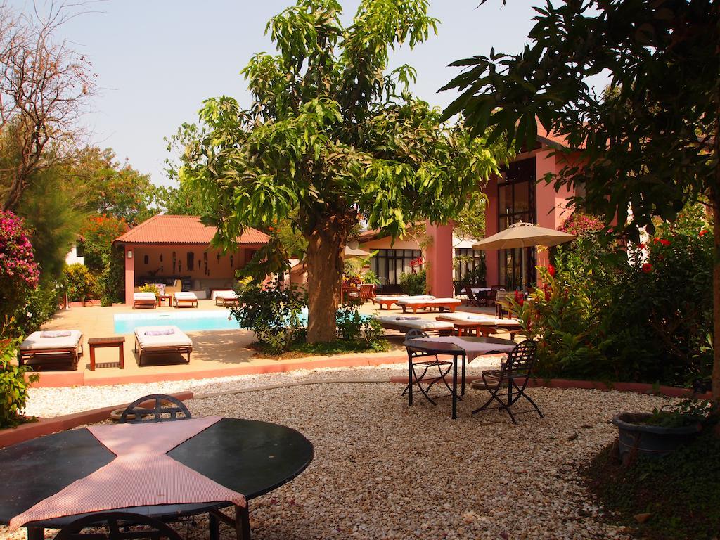 Hibiscus House Gambia Hotel Brufut Екстериор снимка