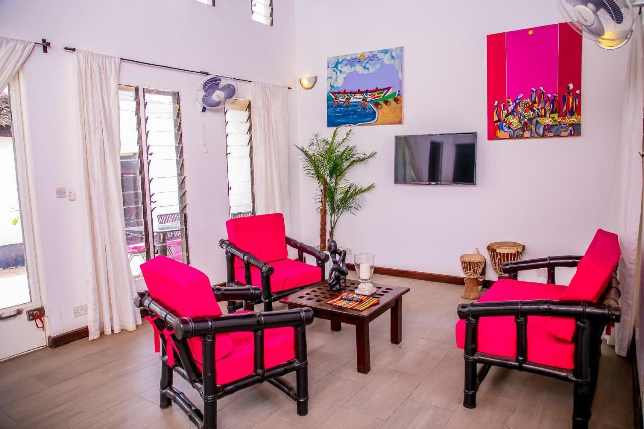 Hibiscus House Gambia Hotel Brufut Екстериор снимка