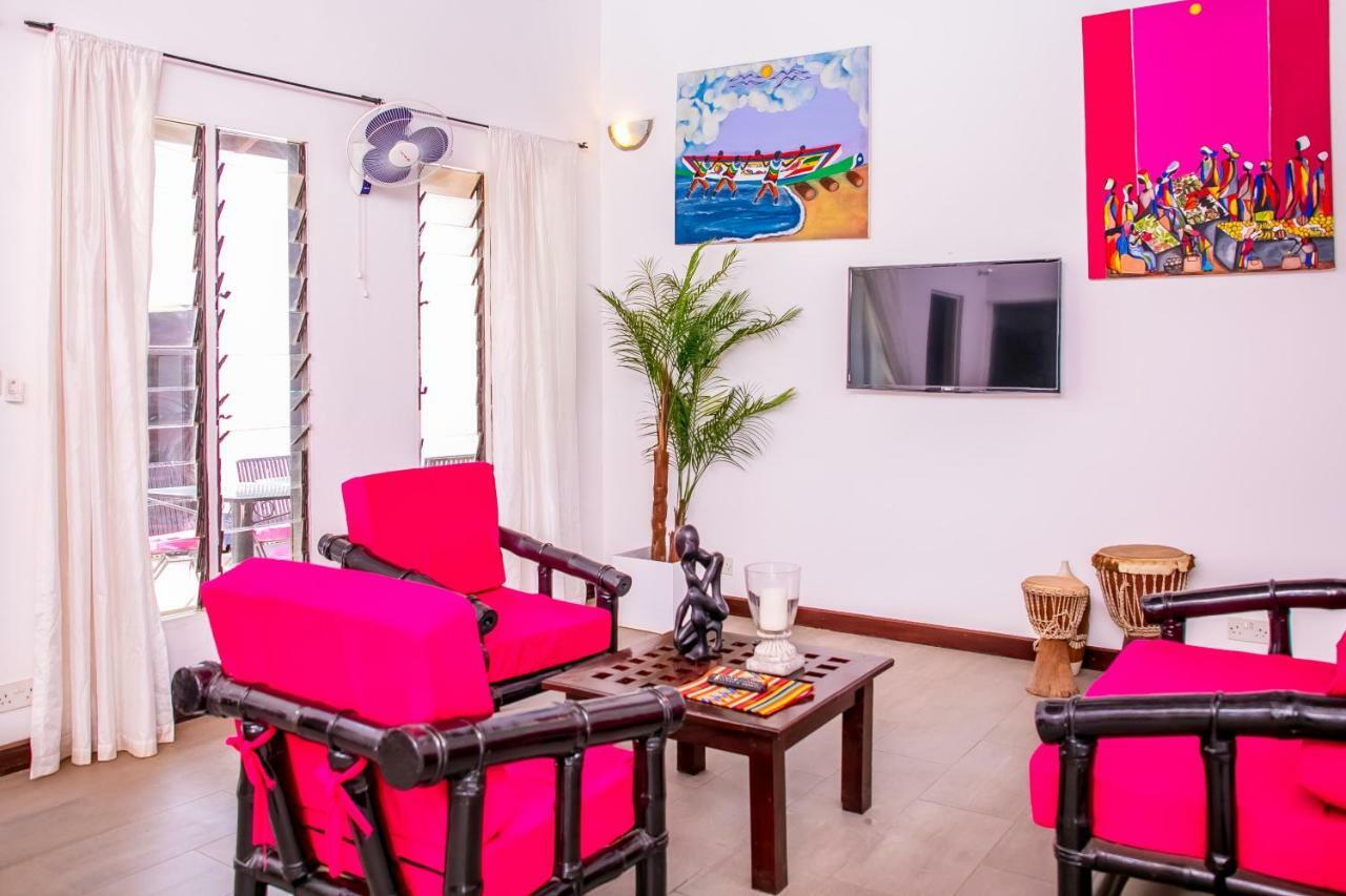 Hibiscus House Gambia Hotel Brufut Екстериор снимка