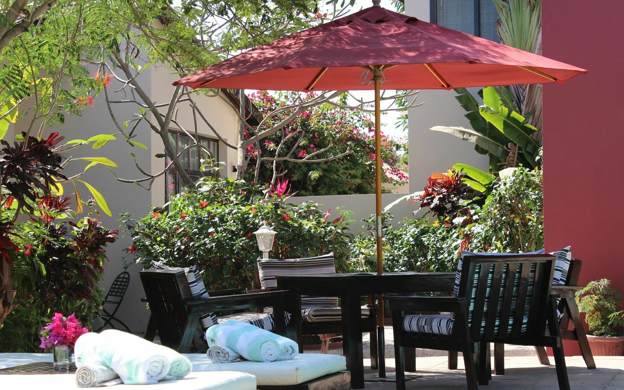 Hibiscus House Gambia Hotel Brufut Екстериор снимка